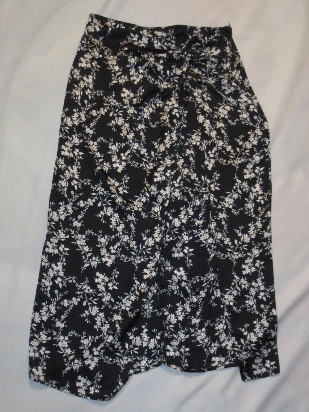 MI AMI womens SKIRT black SARONG white FRANCESCA’S floral BEACH summer SIZE S